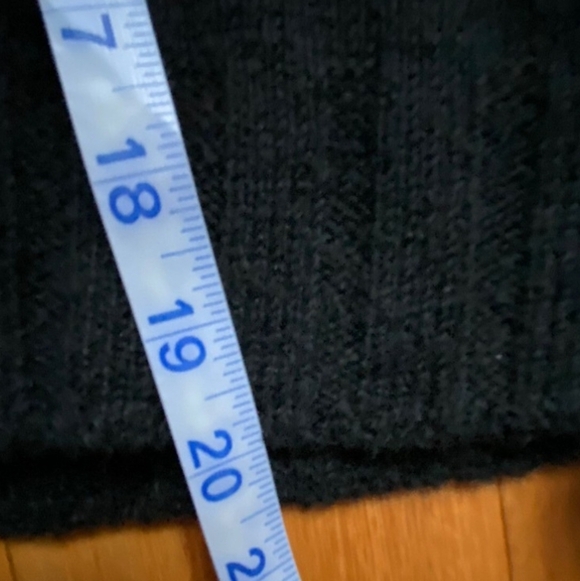 SO Black Turtleneck Oversized Sweater - Picture 9 of 9